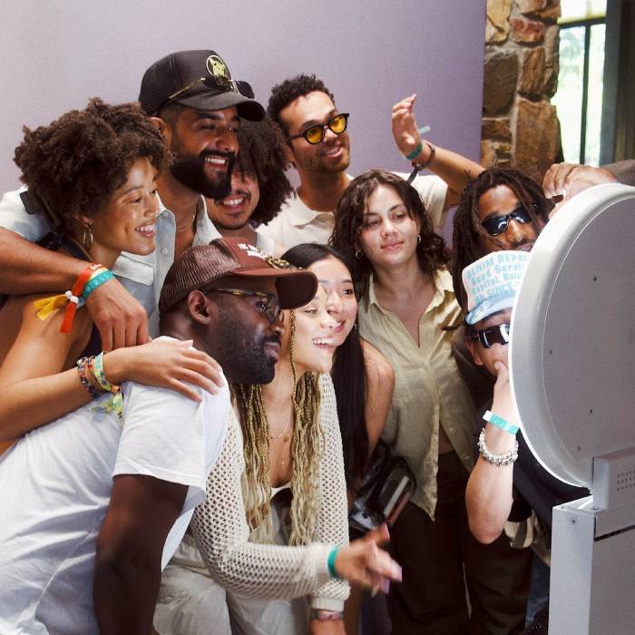 DIGITAL PHOTO BOOTH BY Smile Photobooth